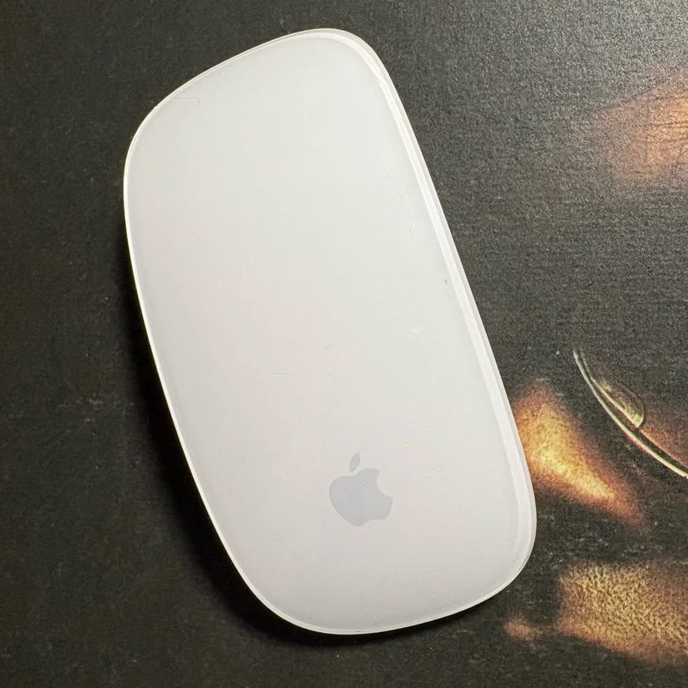 Apple Magic Mouse 1st Generation Wireless Mouse Battery Operated White